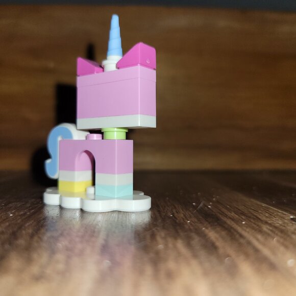Lego The Lego Movie 2 Minifigure Series 71023 Unikitty - Picture 5 of 9
